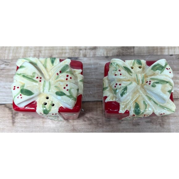 Hand-Painted Present Design Salt & Pepper Shaker Set By Fred & Folly - Picture 5 of 7